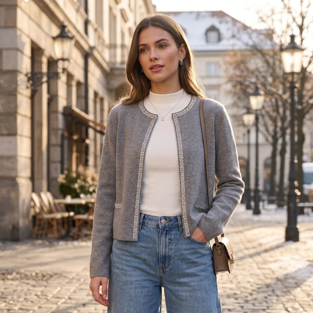 Chaqueta Corta Gris con Brillos