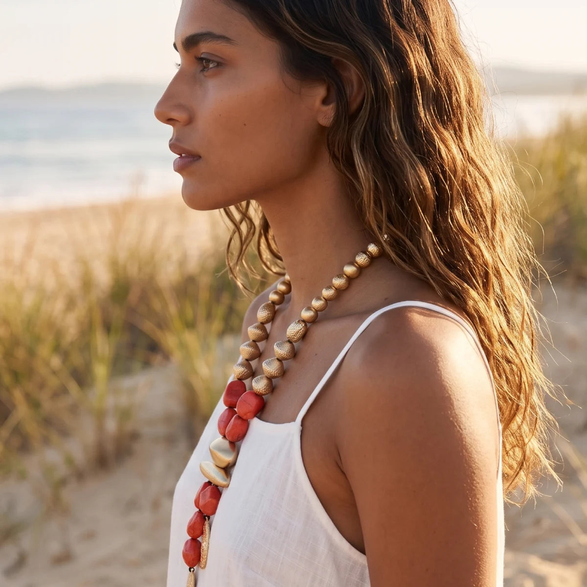 Collar Largo Lazo Detalles Rojos