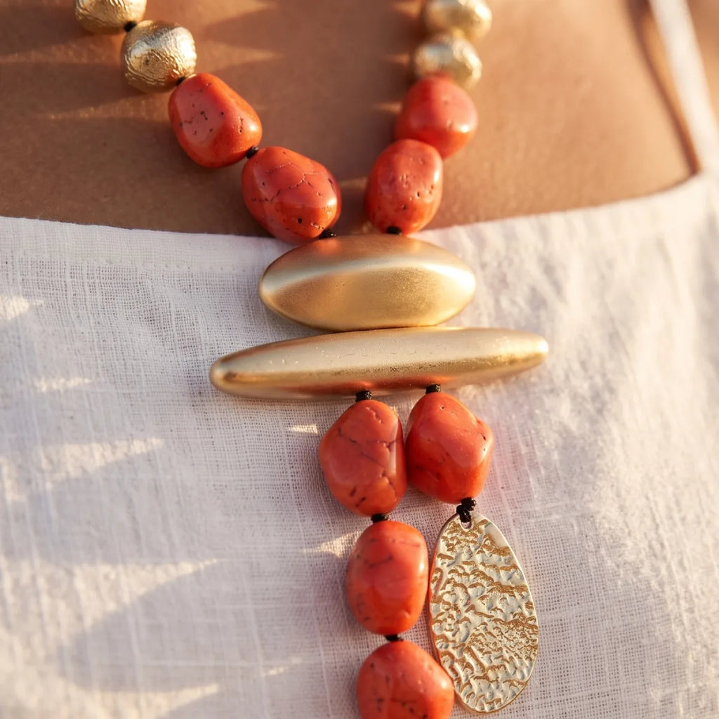 Collar Largo Lazo Detalles Rojos