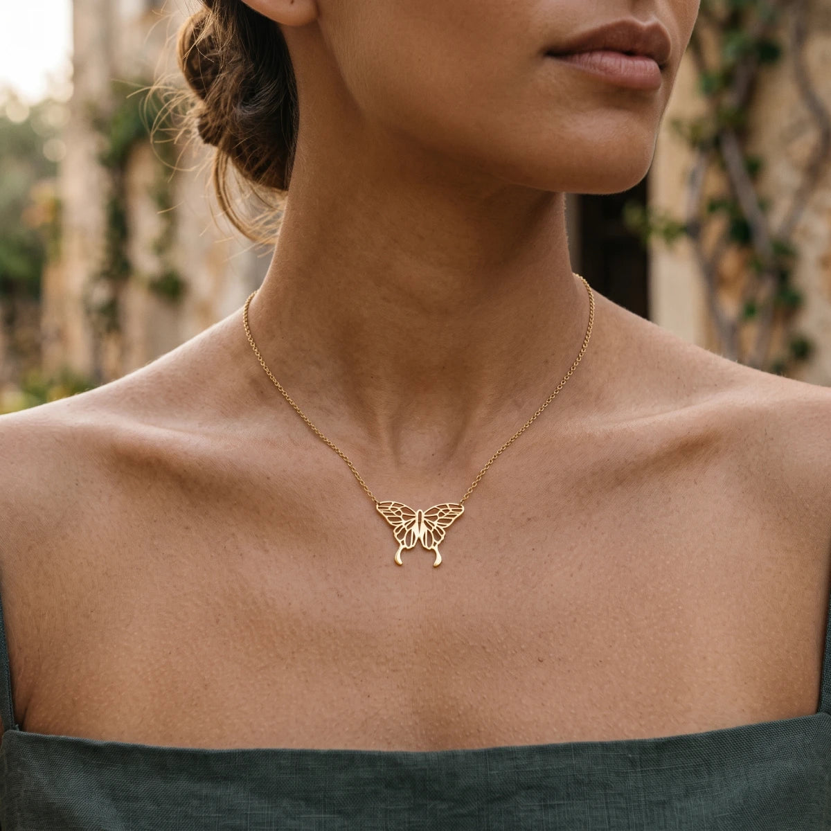 Collar Dorado Mariposa