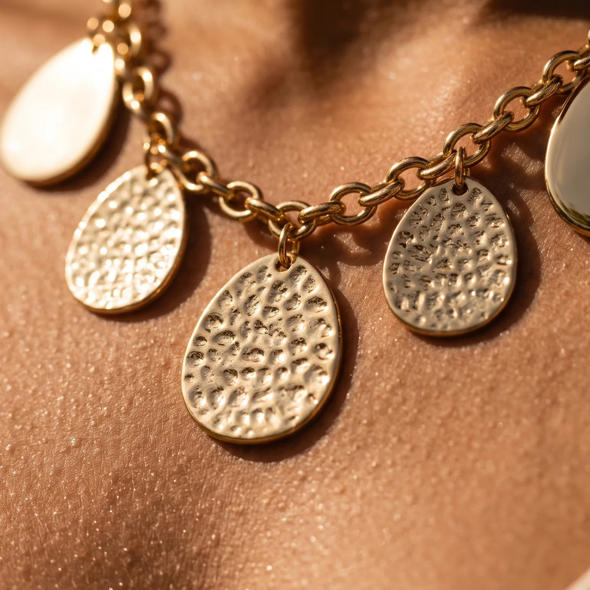 Collar Dorado Acero Inoxidable Gotas