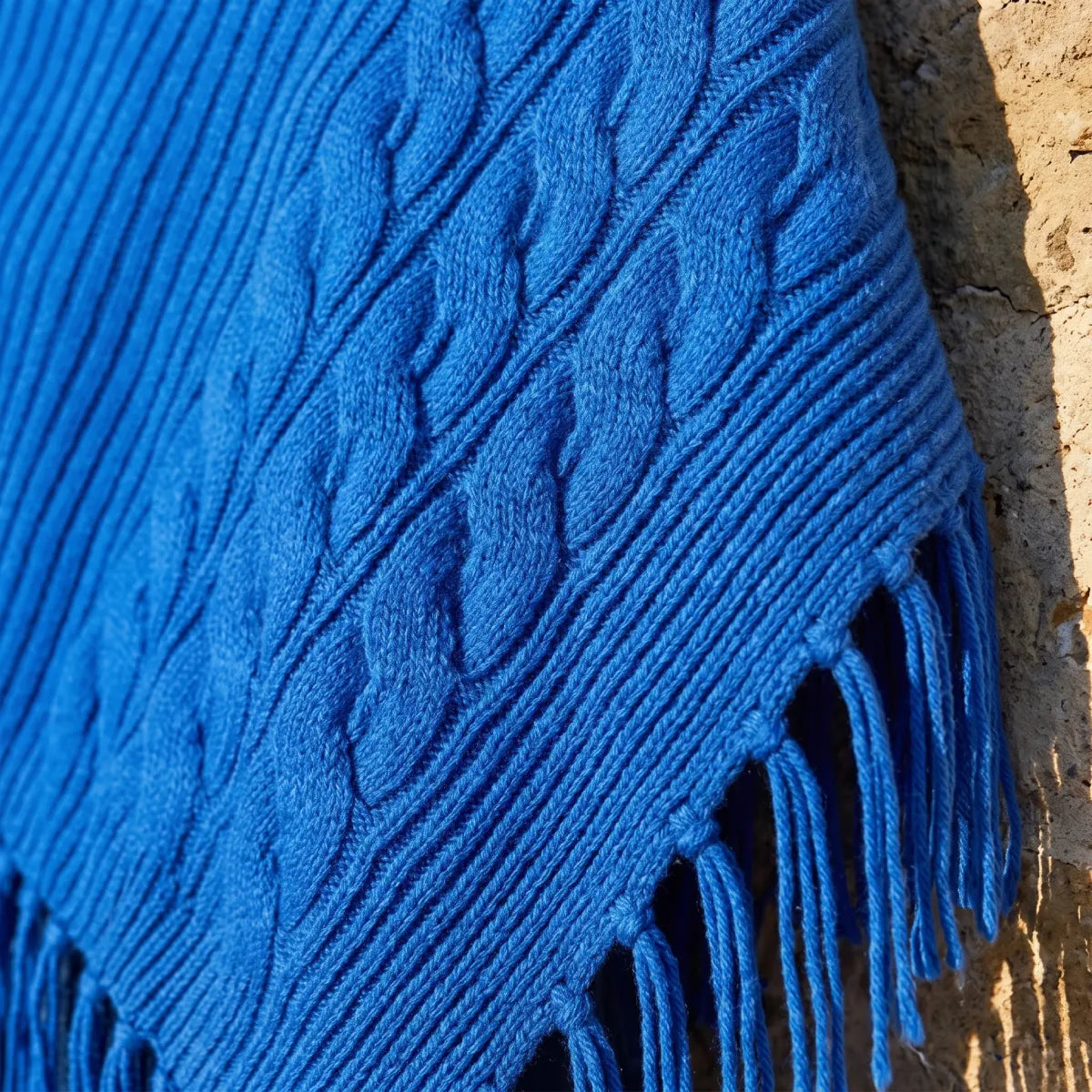 Poncho Azul Con Flecos