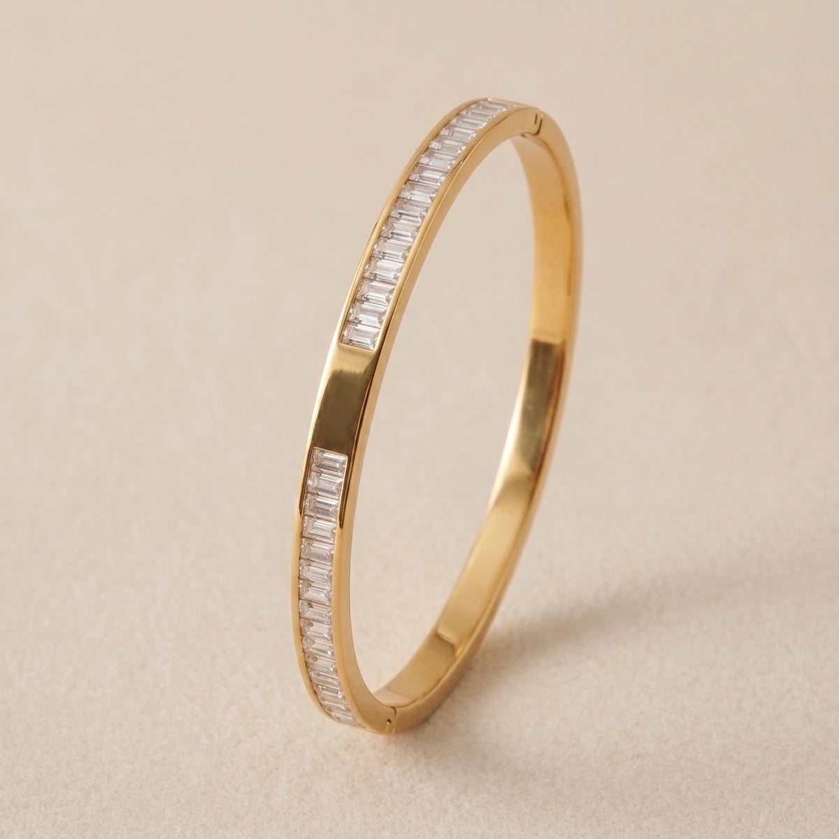 Pulsera Rígida Dorada Circonitas Baguette