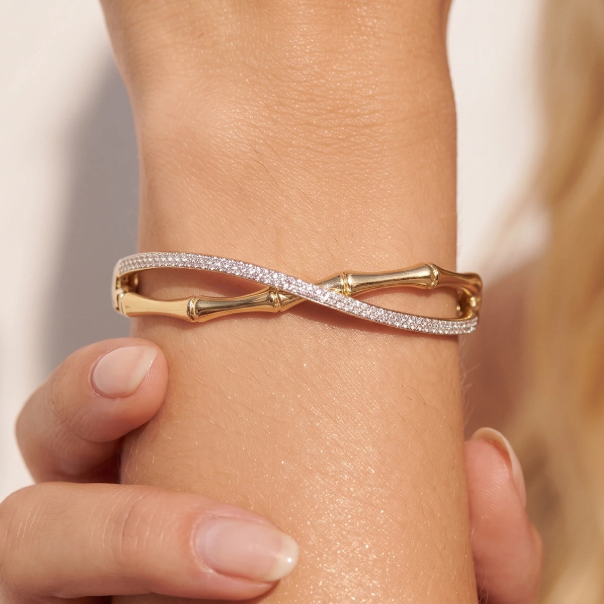 Pulsera Rígida Dorada Bambú